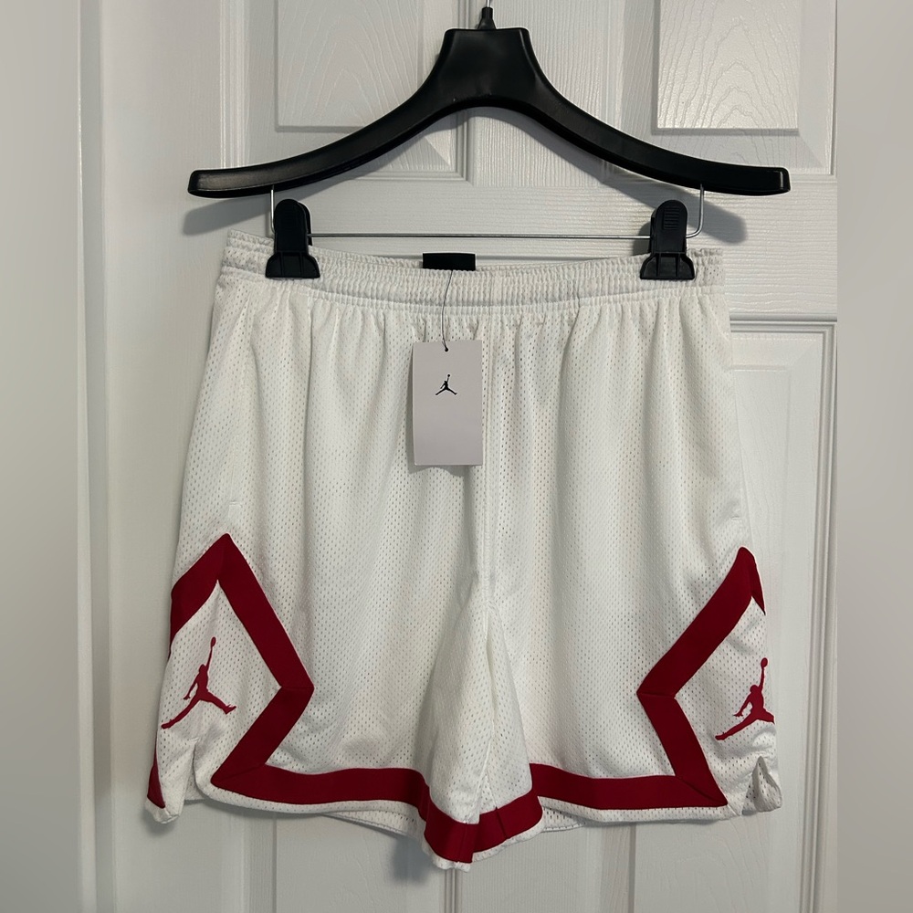 BNWT WOMEN NIKE AIR JORDAN HERITAGE DIAMOND SHORTS WHITE #DO5032 US MEDIUM (M)